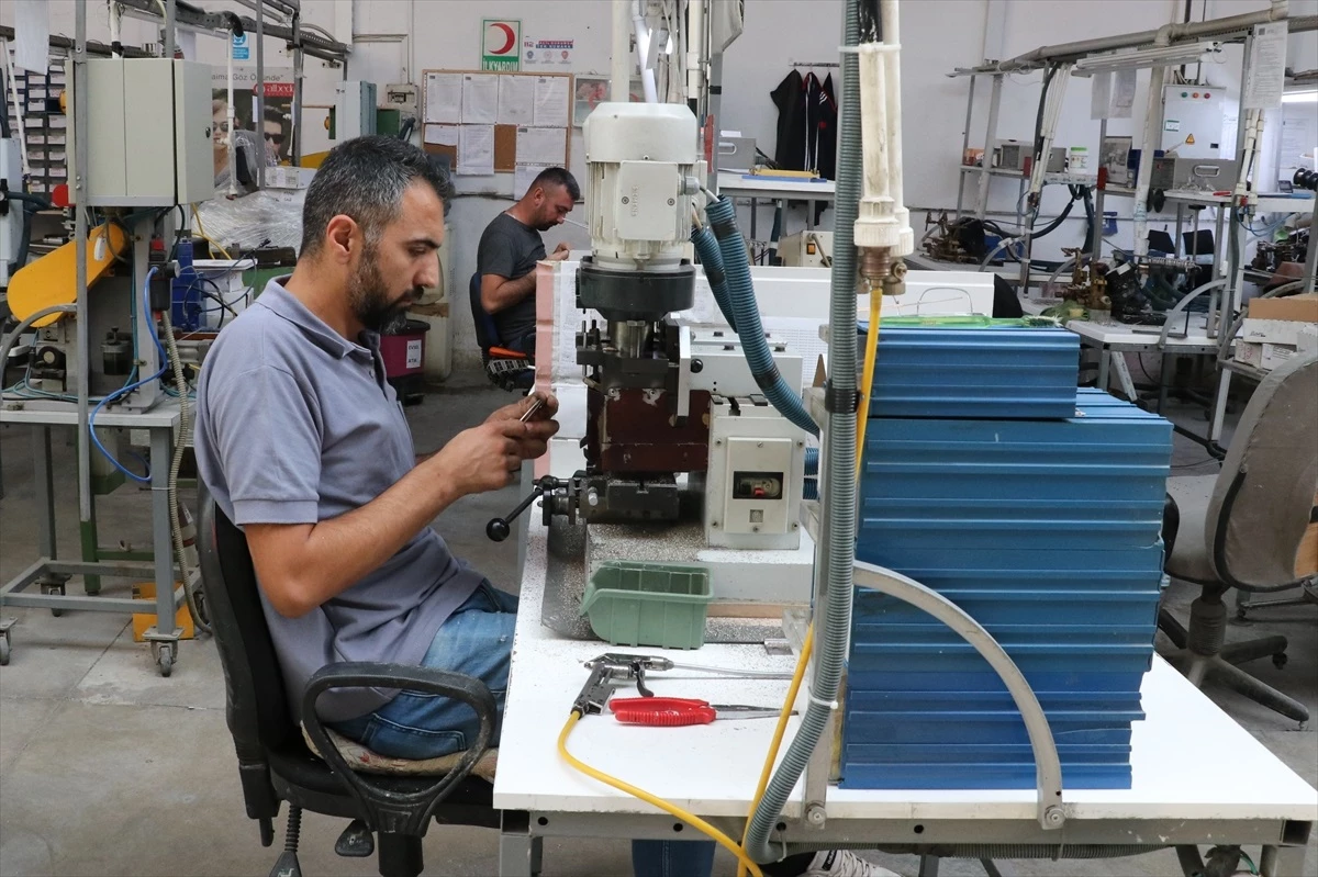 Yozgat\'ta Devlet Destekleriyle Üretim Kapasitesi Artan Firma, Çok Sayıda Ülkeye Gözlük Çerçevesi Satıyor