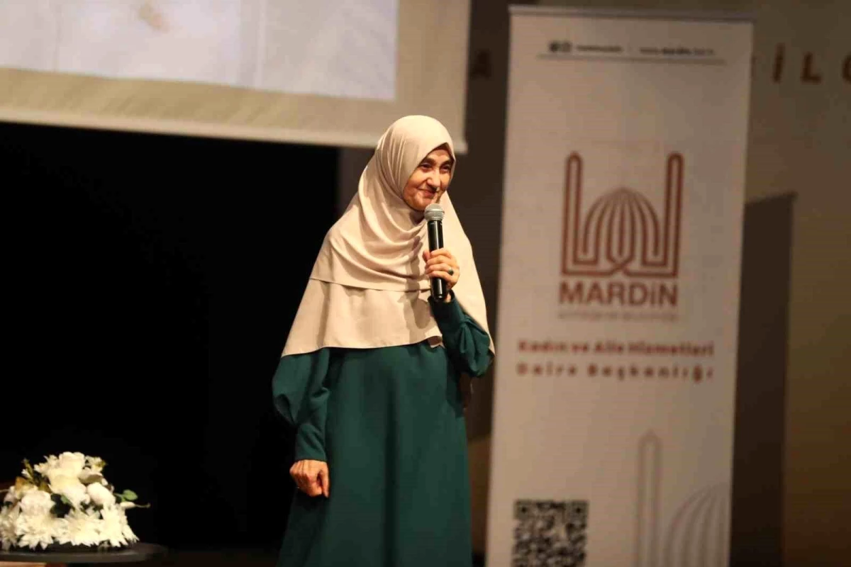 Mardin Büyükşehir Belediyesi tarafından \'Eşler Arası İyi Bir İletişimin Stratejileri\' söyleşisi düzenlendi