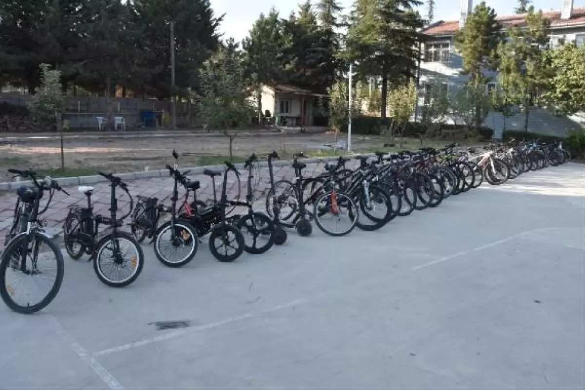 Konya'da 1,5 Milyon Lira Değerinde Çalıntı Motosiklet ve Bisiklet Ele Geçirildi