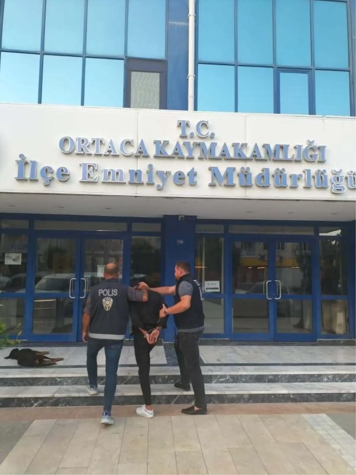 Muğla\'da İngiliz kadını dolandıran sahte polis tutuklandı