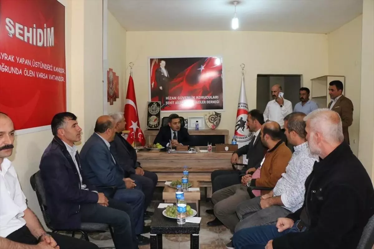 Hizan Kaymakamı Özçelik Güvenlik Korucuları Şehit Aileleri ve Gaziler Derneği'ni ziyaret etti