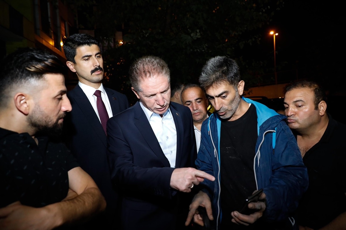 İstanbul Valisi Gül\'den selden etkilenen Sultangazi\'ye ziyaret