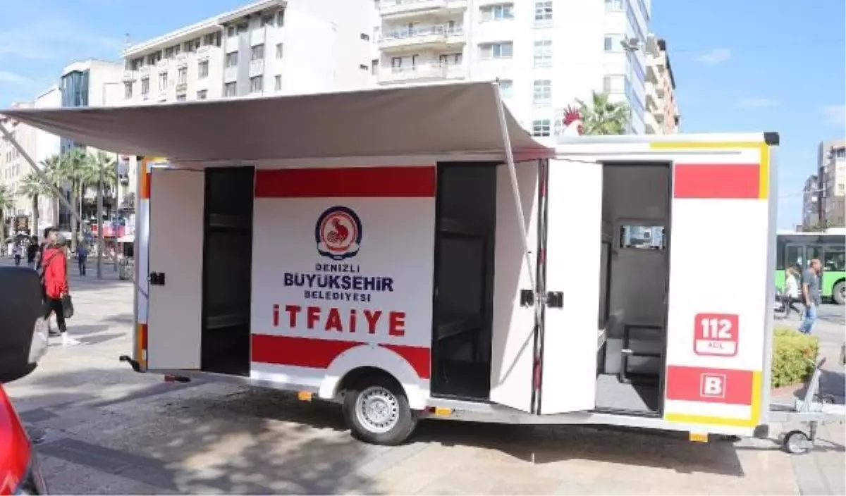 İtfaiye Haftası\'nda afetlerde büyük ihtiyaç duyulan yataklı mobil ünitelerini tanıttılar