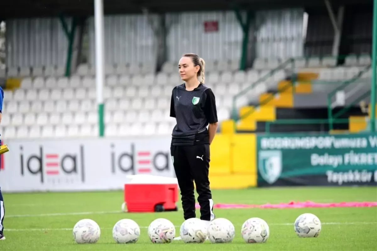 Manisa\'da Lisanslı Tek Kadın Futbol Antrenörü Hacer Tilki
