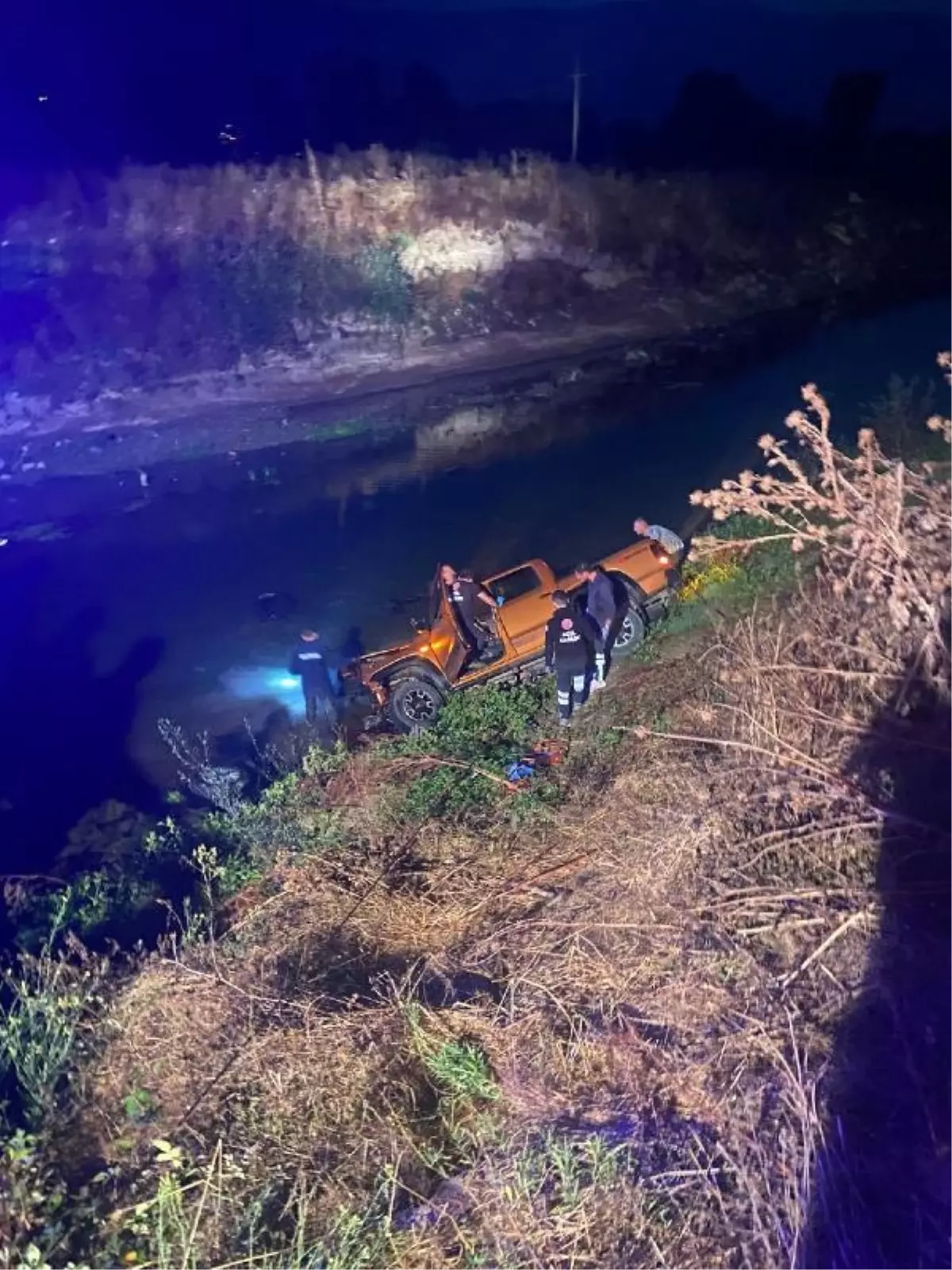 Bolu\'da dereye uçan kamyonette 1 ölü, 3 yaralı