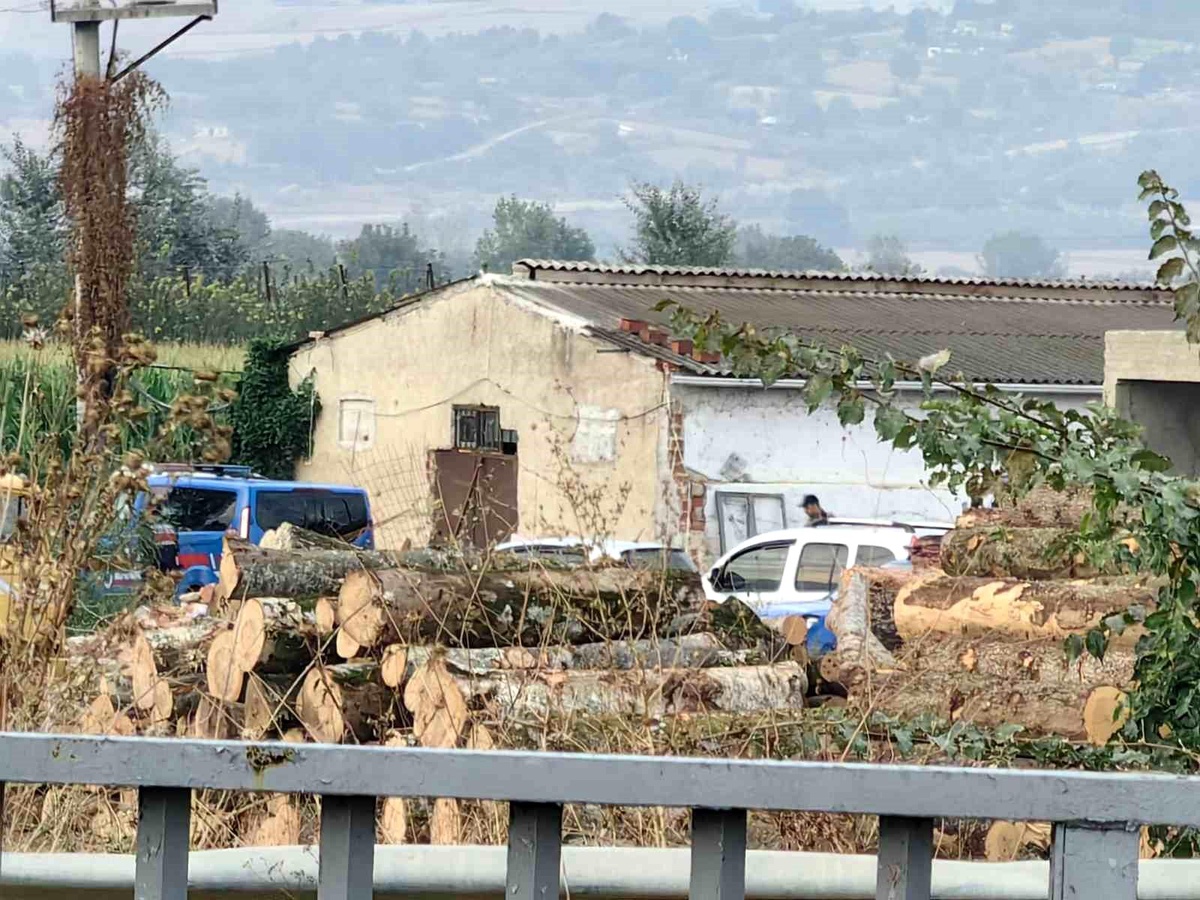 İnegöl\'de Kereste Atölyesinde Elektrik Akımına Kapılan Su Tesisatçısı Hayatını Kaybetti