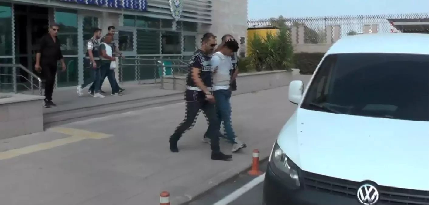 Adana\'da Kız Kardeşinin Nişanlısını Öldürdüğü İddiasıyla Adliyeye Sevk Edildi