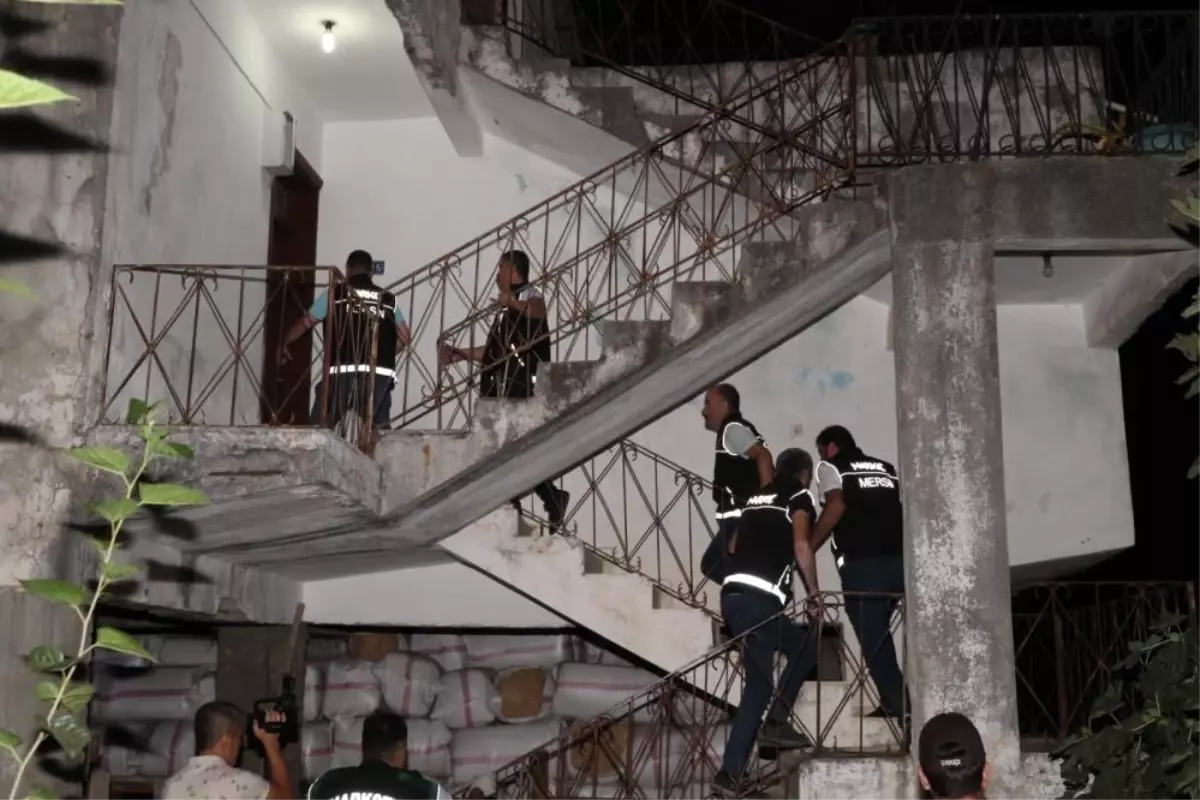 Mersin\'de 439 Bin Adet Uyuşturucu Hap Ele Geçirildi