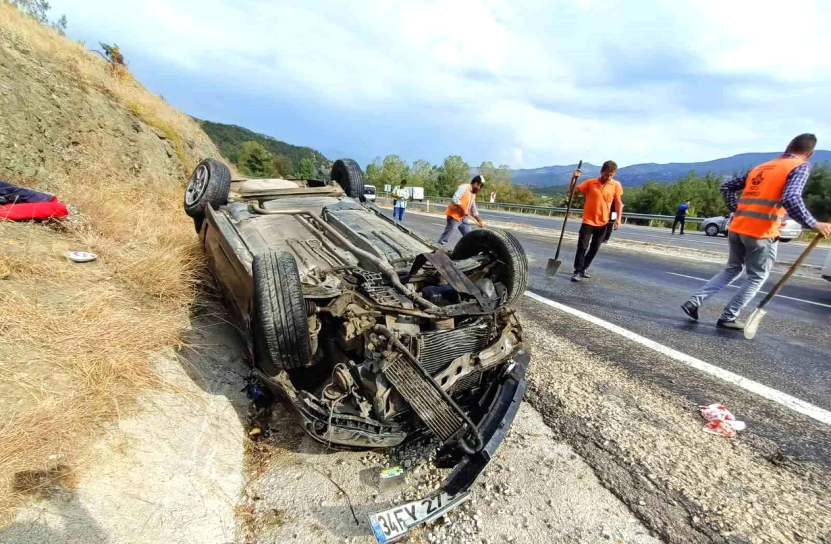 Kastamonu Hanönü\'nde Otomobil Takla Attı: 3 Yaralı