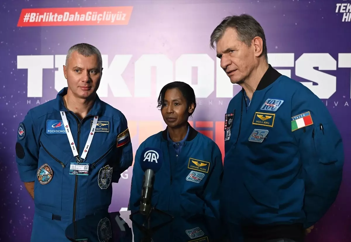 TEKNOFEST\'te Astronotlar Gençlerin Hayal Gücünün Geliştiğine İşaret Etti