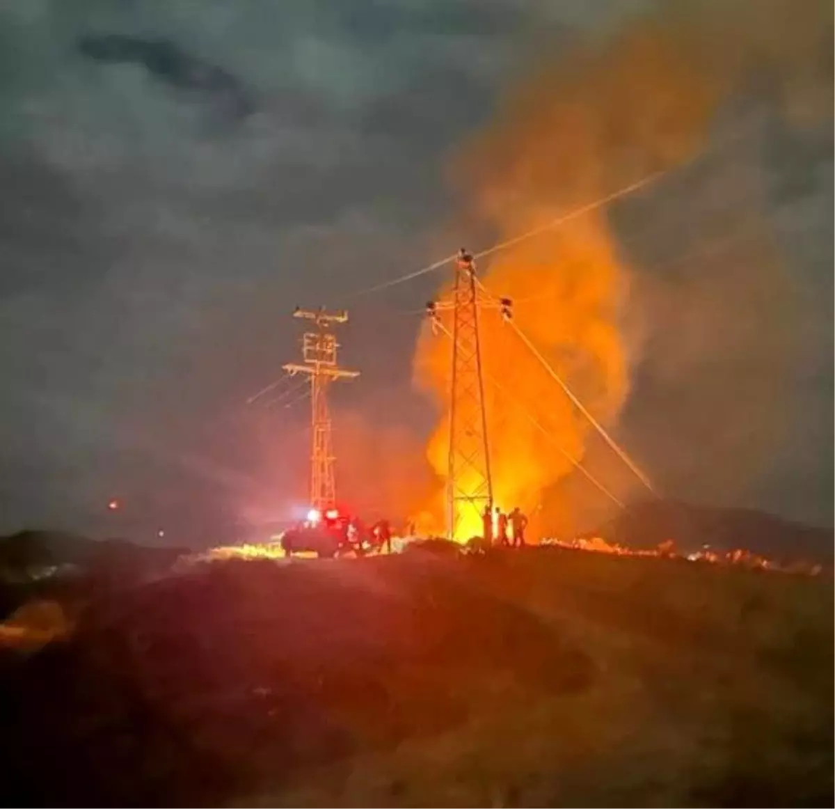 Muğla\'nın Datça ilçesinde trafoda çıkan yangın söndürüldü