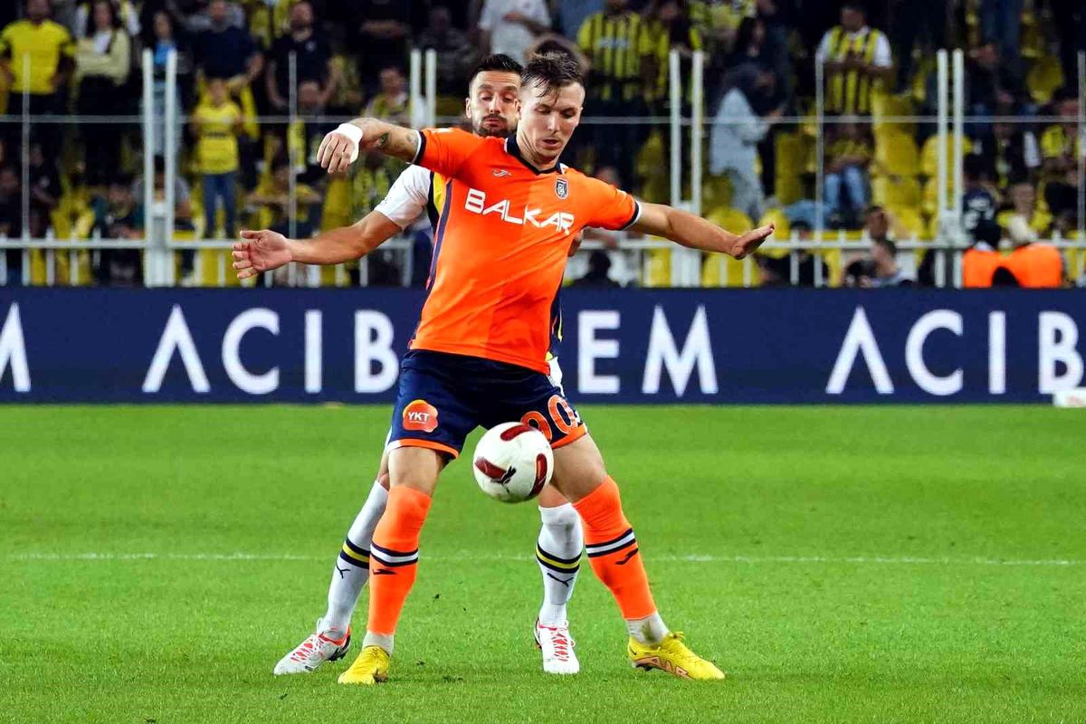 Fenerbahçe, Başakşehir\'i 4-0 Mağlup Etti