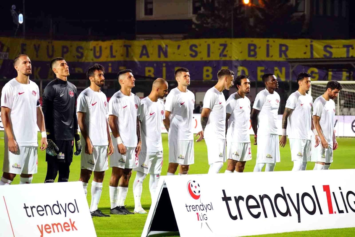 Ümraniyespor ile Bandırmaspor Arasındaki Mücadele