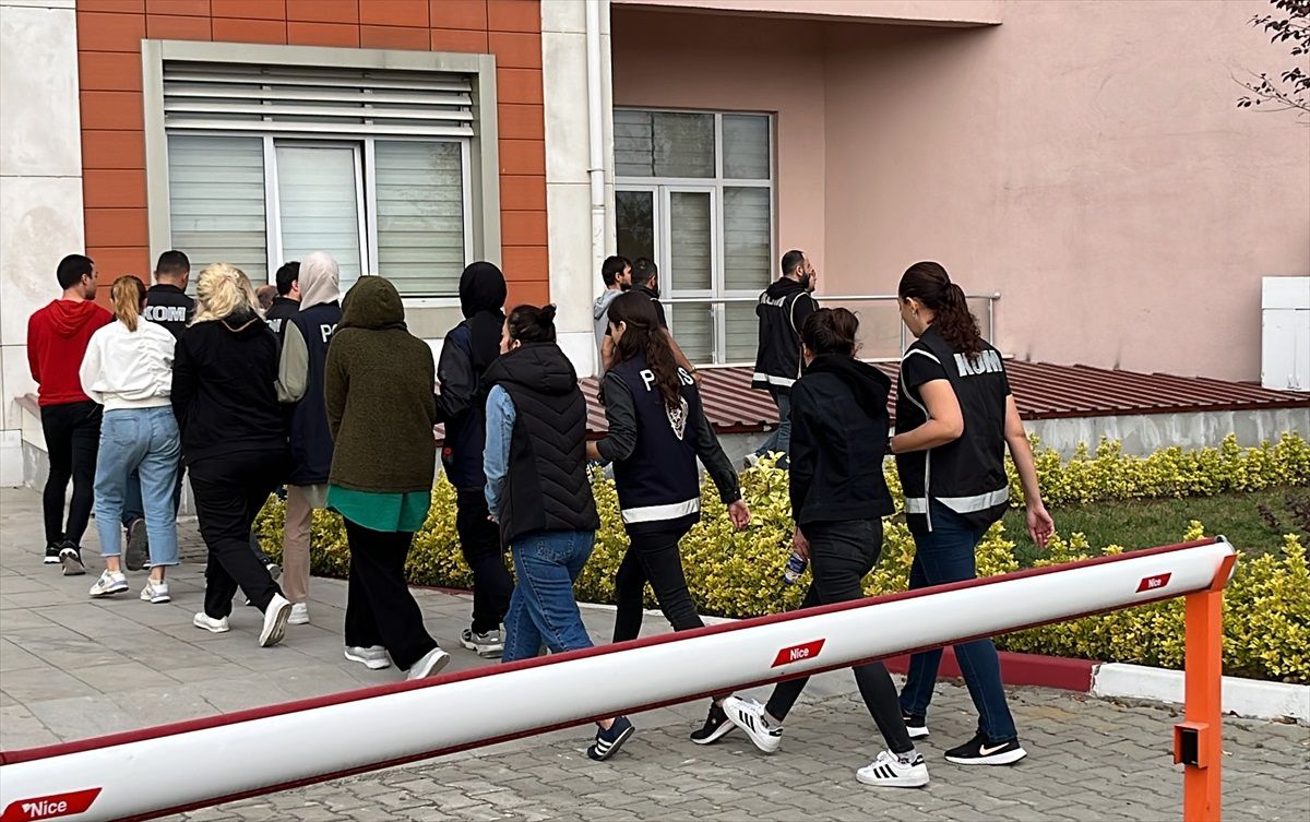 Bartın\'da Kamu Kurumlarına Zarar Veren Şüphelilere Operasyon