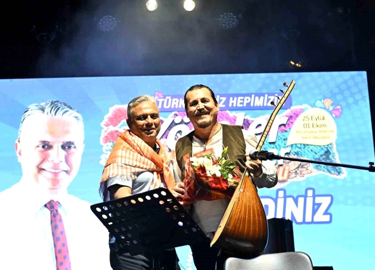 Muratpaşa Belediye Başkanı Ümit Uysal, Yöreler Renkler Festivali\'nde birlik ve dayanışma çağrısı yaptı