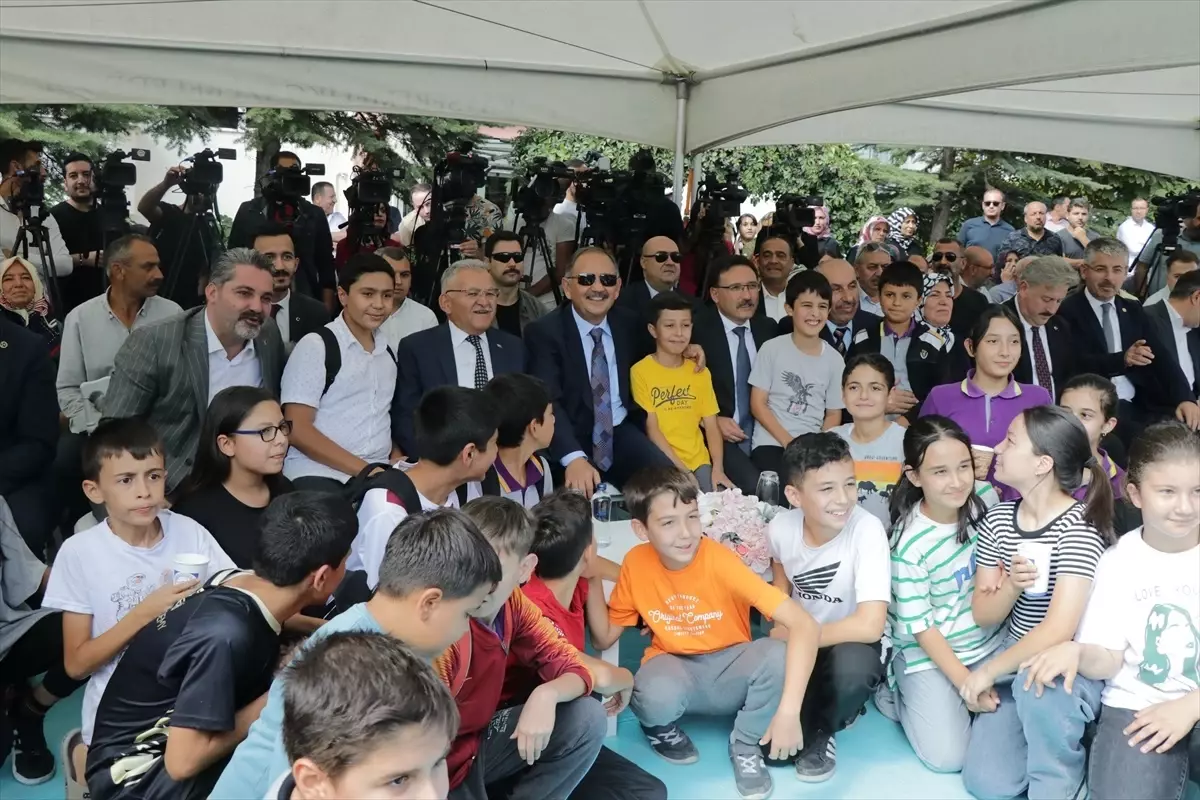 Özhaseki: Depremlerden etkilenen illeri ayağa kaldıracağız