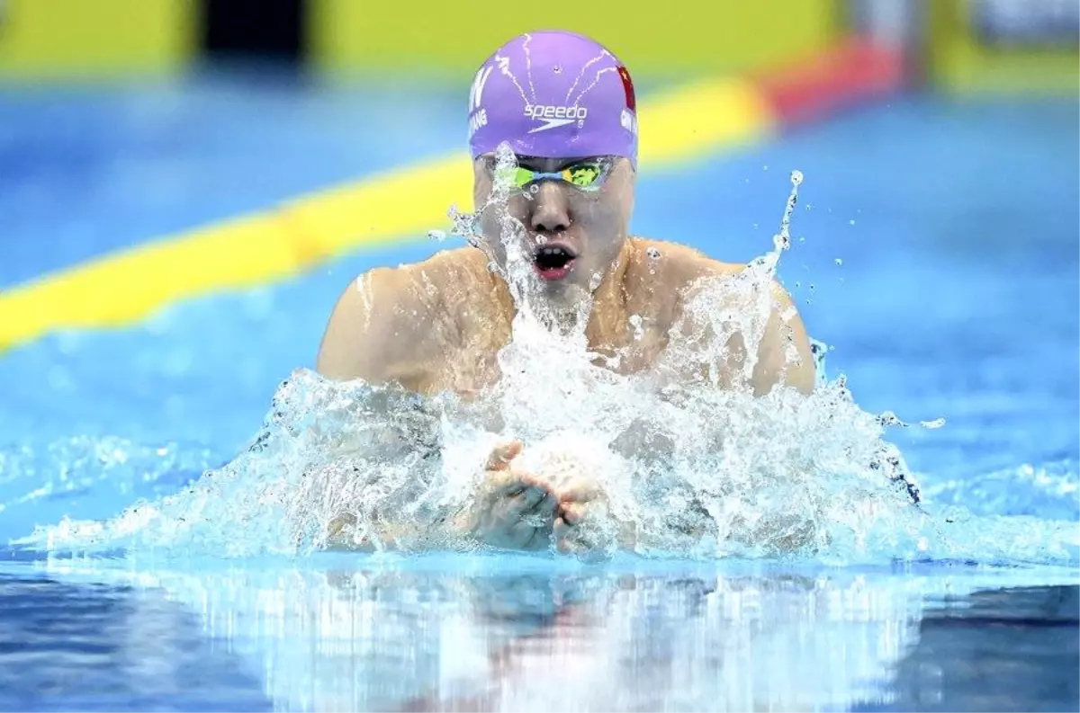 Çinli Yüzücü Qin Haiyang, Hangzhou Asya Oyunları\'nda Altın Madalya Kazandı