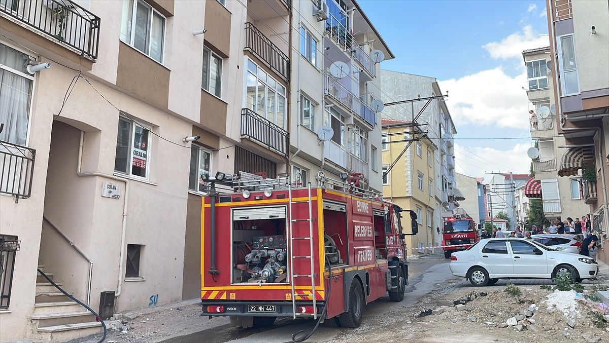 Edirne\'de apartmanda çıkan yangın söndürüldü
