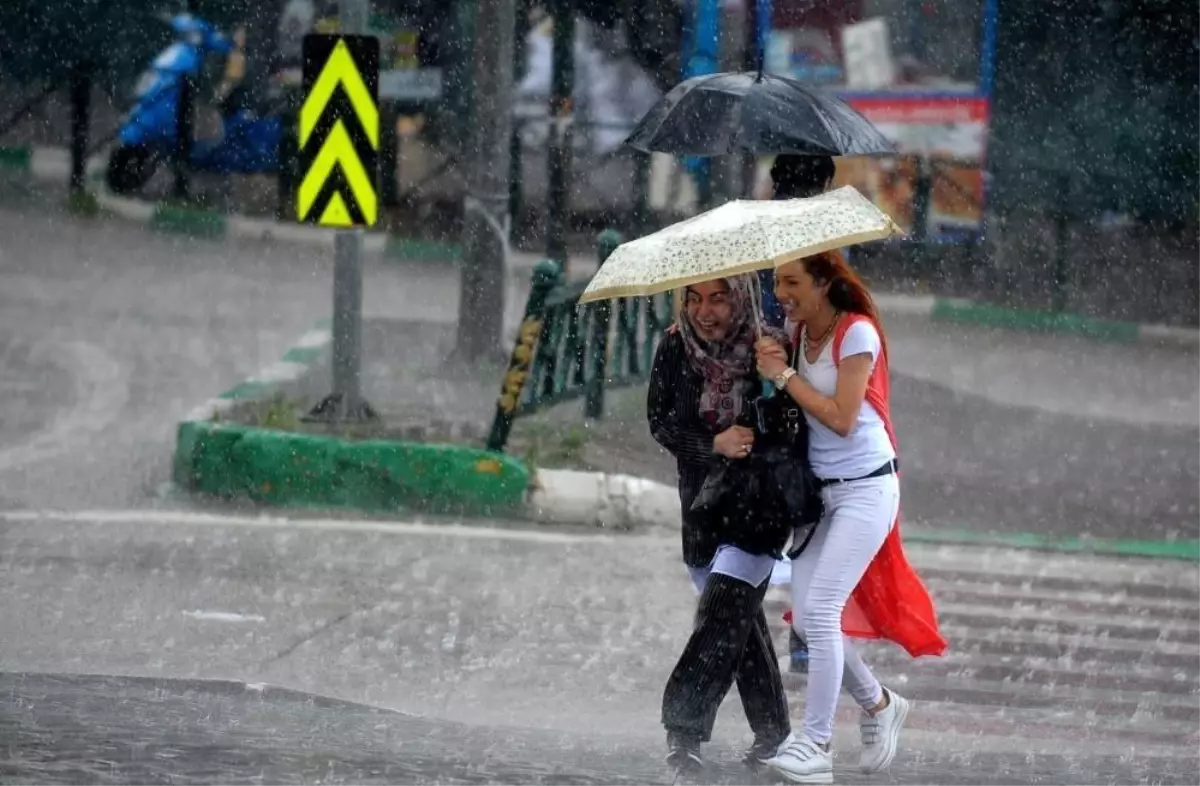 Erzincan ve Bayburt\'ta Sağanak Yağış Bekleniyor