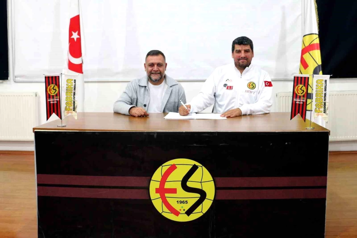 Eskişehirspor Fabrika Futbol Gelişim Akademisi\'ne yeni antrenör