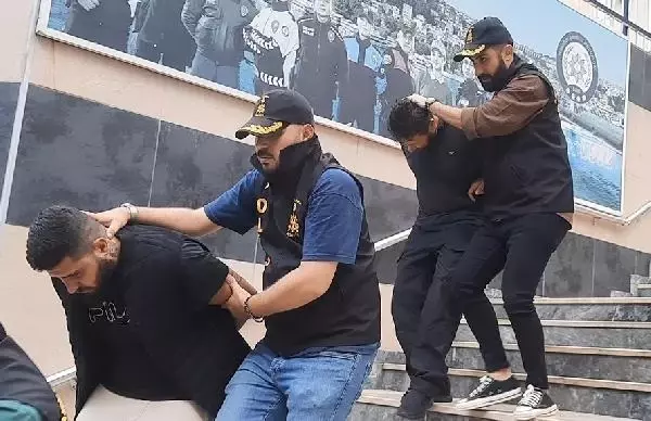 MİT kamuflajlı şüpheliler, iş Adamı ve yanındaki emekli polisi böyle kaçırdı