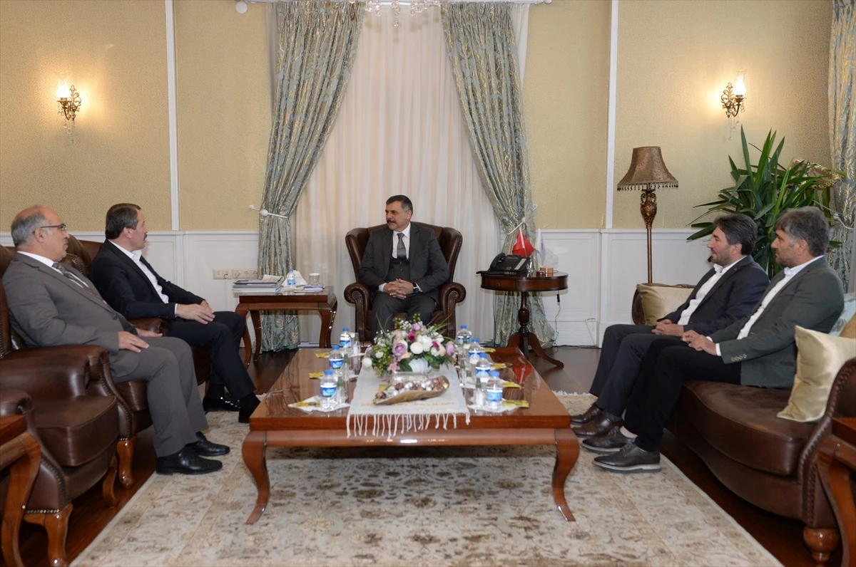 Memur-Sen Genel Başkanı Ali Yalçın Erzurum\'da Ziyaretlerde Bulundu