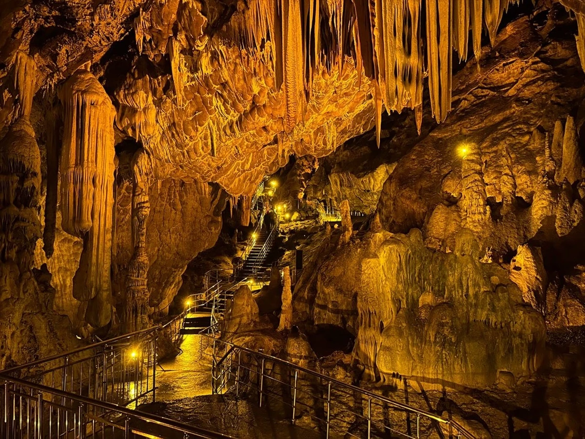 Tokat\'taki Ballıca Mağarası\'na 1 Yılda 120 Binden Fazla Ziyaretçi