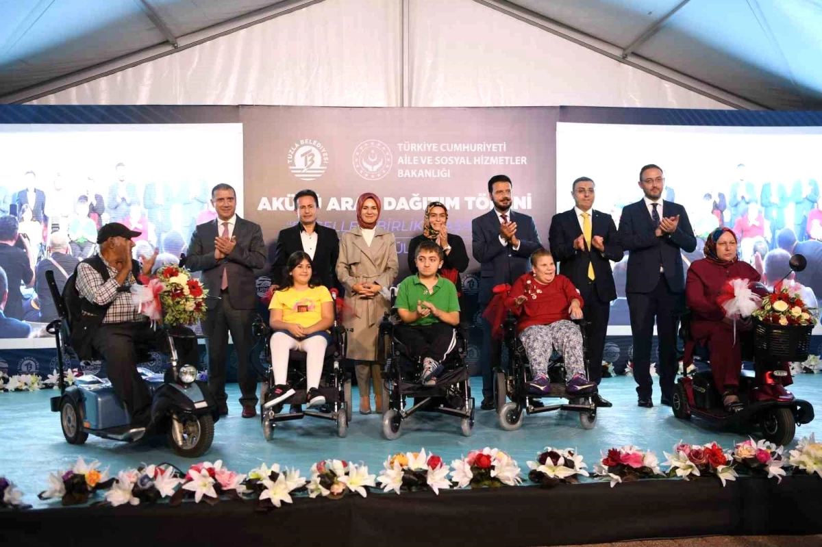 Tuzla\'da İhtiyaç Sahibi Engellilere 200 Akülü Araç Dağıtıldı