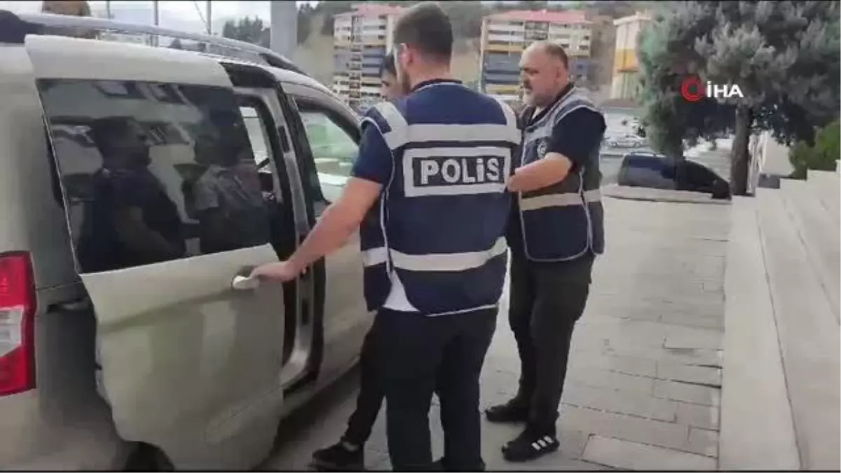 Karabük\'te elini öpme vaadiyle gasp