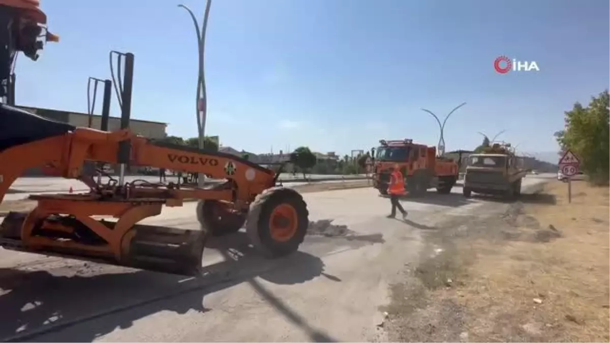 Yüksekova\'da İpekyolu Caddesi trafiğe açıldı