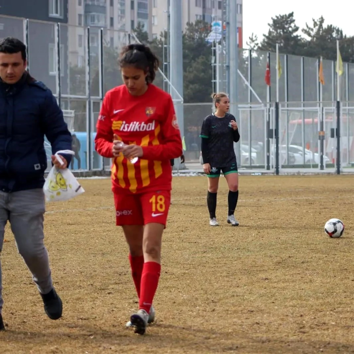 Kayseri Kadın Futbol Kulübü Oyuncusu Zeynep Bilir, U-17 Milli Takımına Çağrıldı