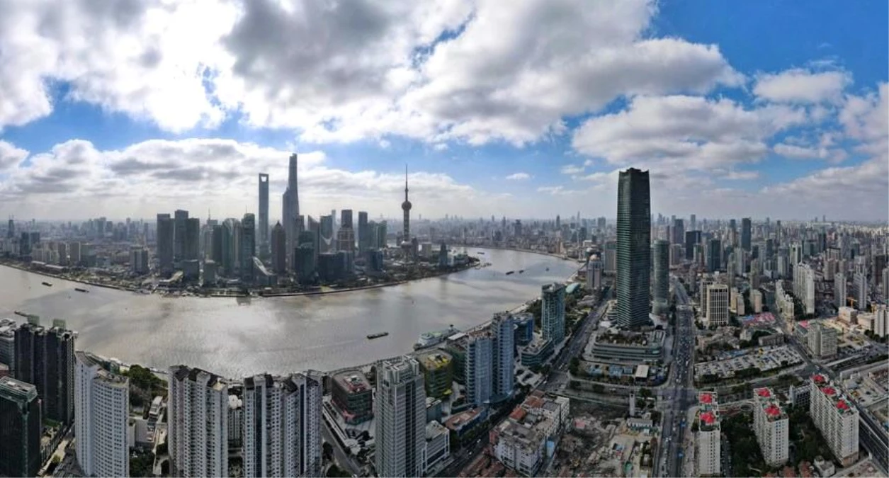 Çin\'in ilk pilot serbest ticaret bölgesi 10. yılını kutluyor