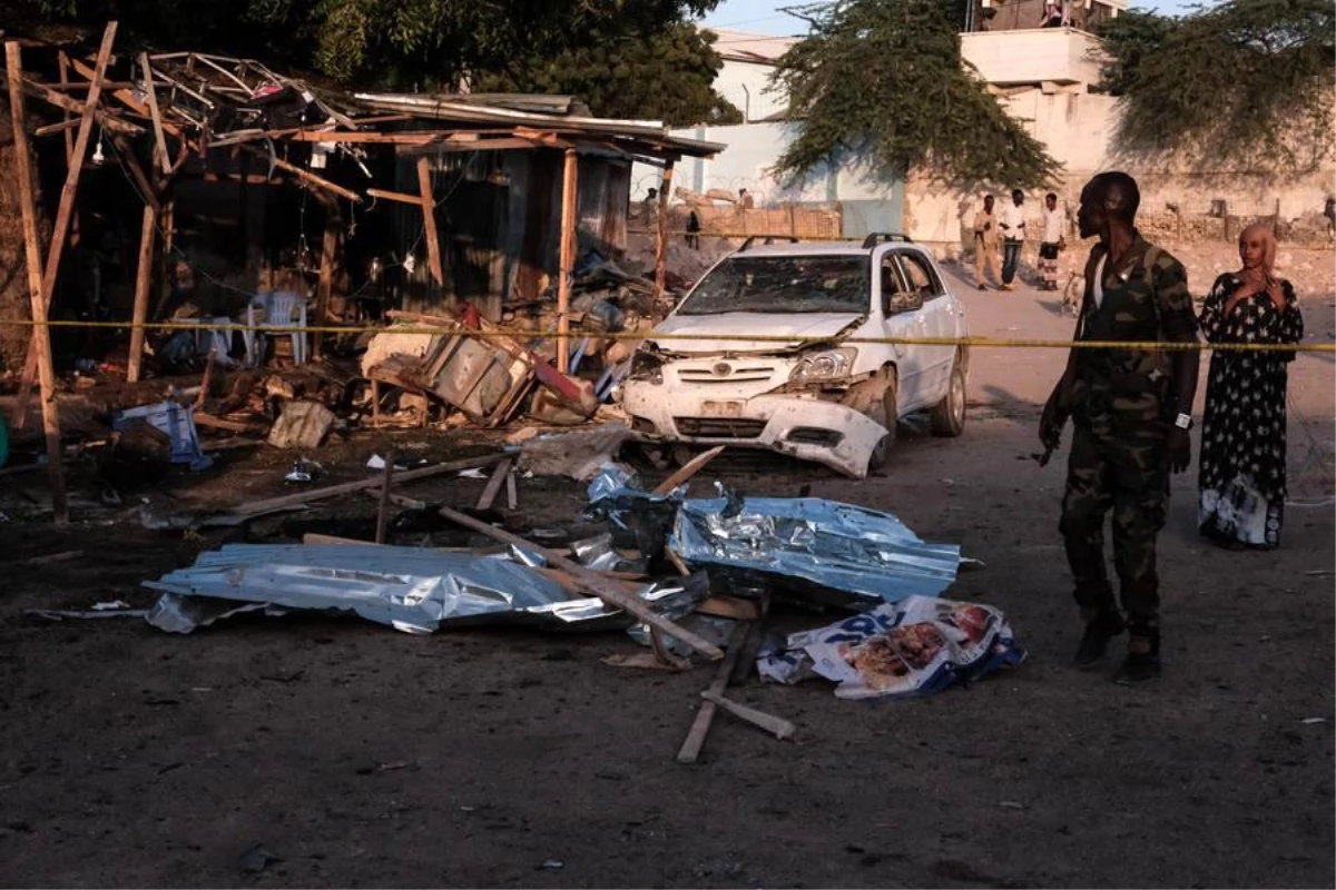 Mogadişu\'da Çay Ocağında İntihar Saldırısı: 5 Ölü, 6 Yaralı