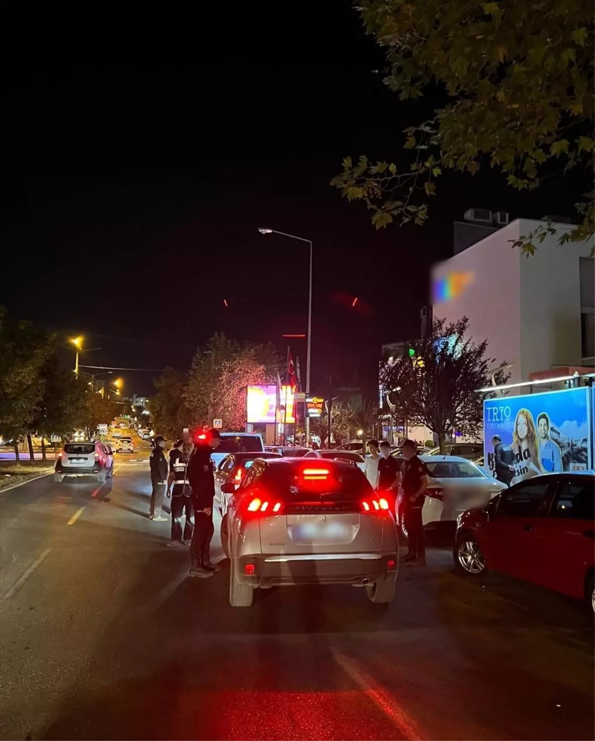 Bursa\'da aranan kişilere yönelik yapılan uygulamada 9 kişi gözaltına alındı