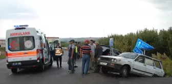 Çanakkale'de Kaza: 3 Kişi Yaralandı