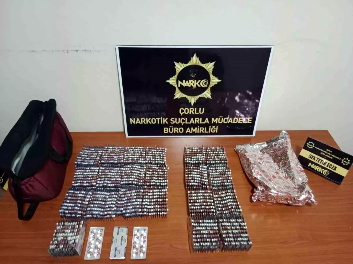 Çorlu\'da Uyuşturucu Operasyonunda 3 Bin 570 Hap Ele Geçirildi