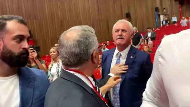 CHP'de kavgasız kongre geçmiyor: Küplere binen milletvekili, eski başkana demediğini bırakmadı