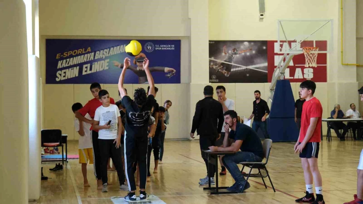 Erzincan\'da Sporcu Eğitim Merkezi Güreş Seçmeleri Tamamlandı