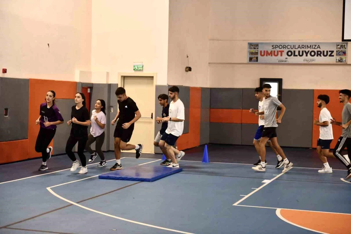 Esenyurt Belediyesi Spor Akademisi\'nde Gençler Hayallerine Ulaştı