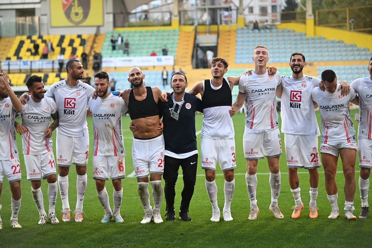 Antalyaspor, İstanbulspor\'u 2-1 mağlup etti