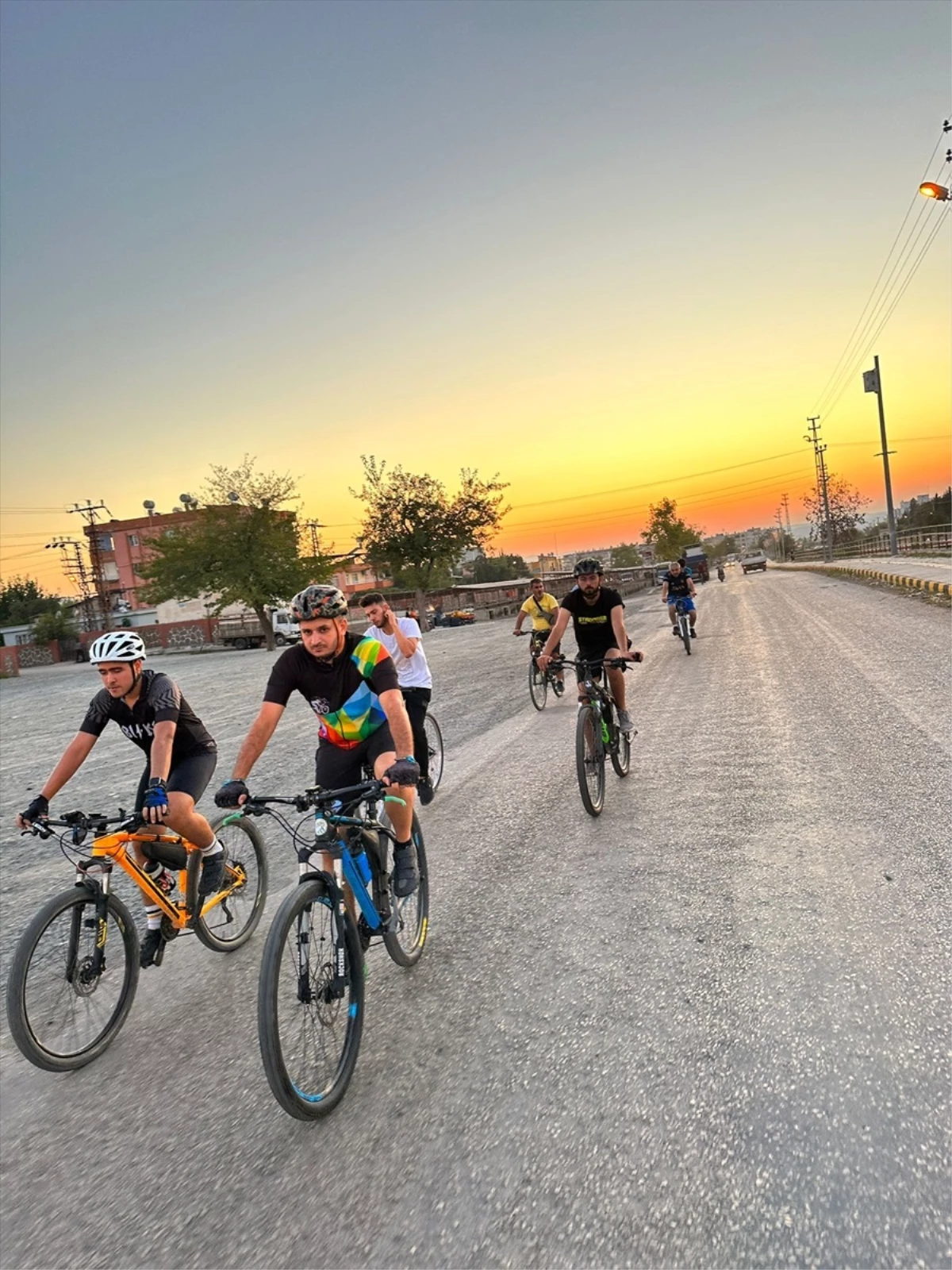 Kalbin İçin Pedalla Grubu, Erzin\'de Bisiklet Turu Düzenledi