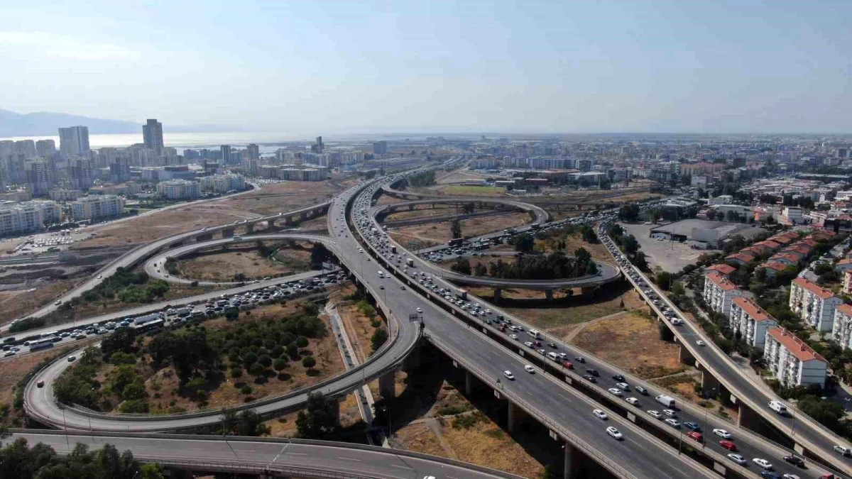 TEKNOFEST İzmir\'de Trafikte Yoğunluk