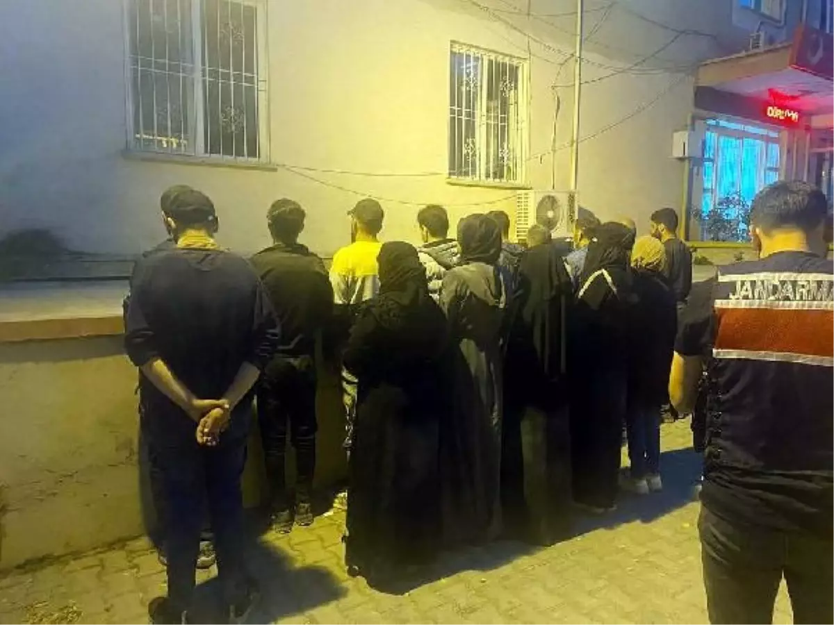 Kilis'te 16 Kaçak Göçmen Yakalandı