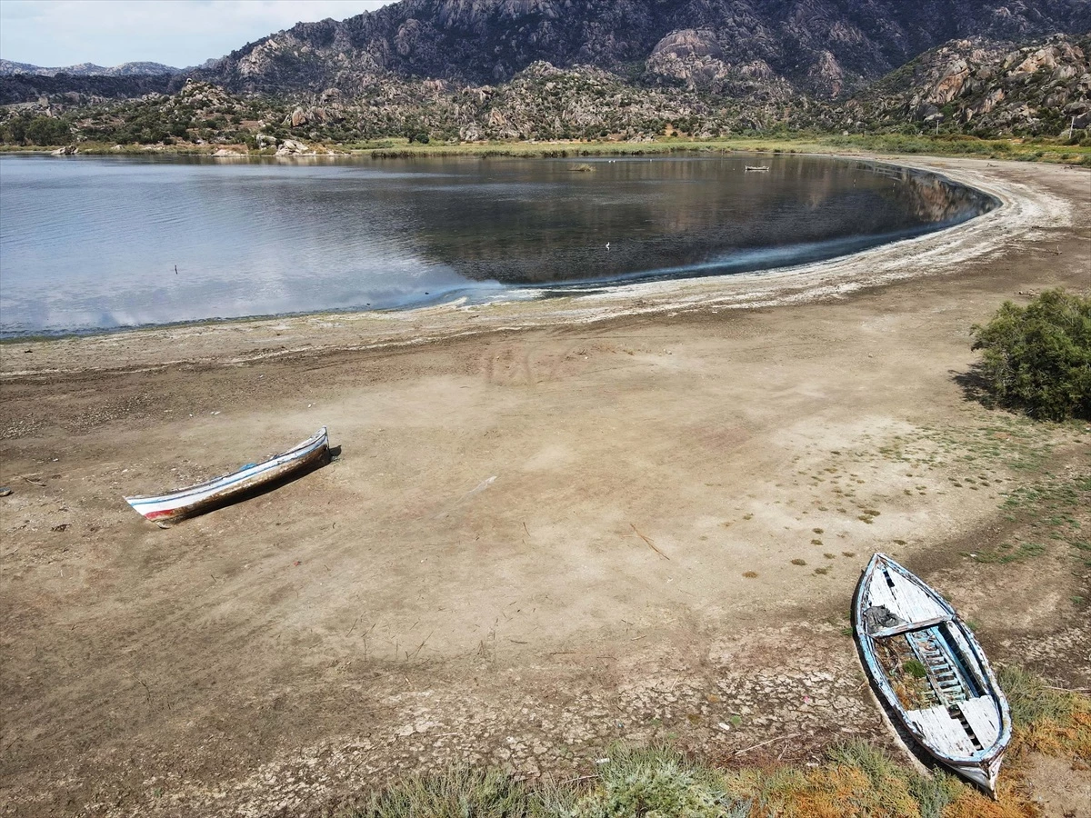 Muğla-Aydın sınırındaki Bafa Gölü kuraklıktan etkileniyor