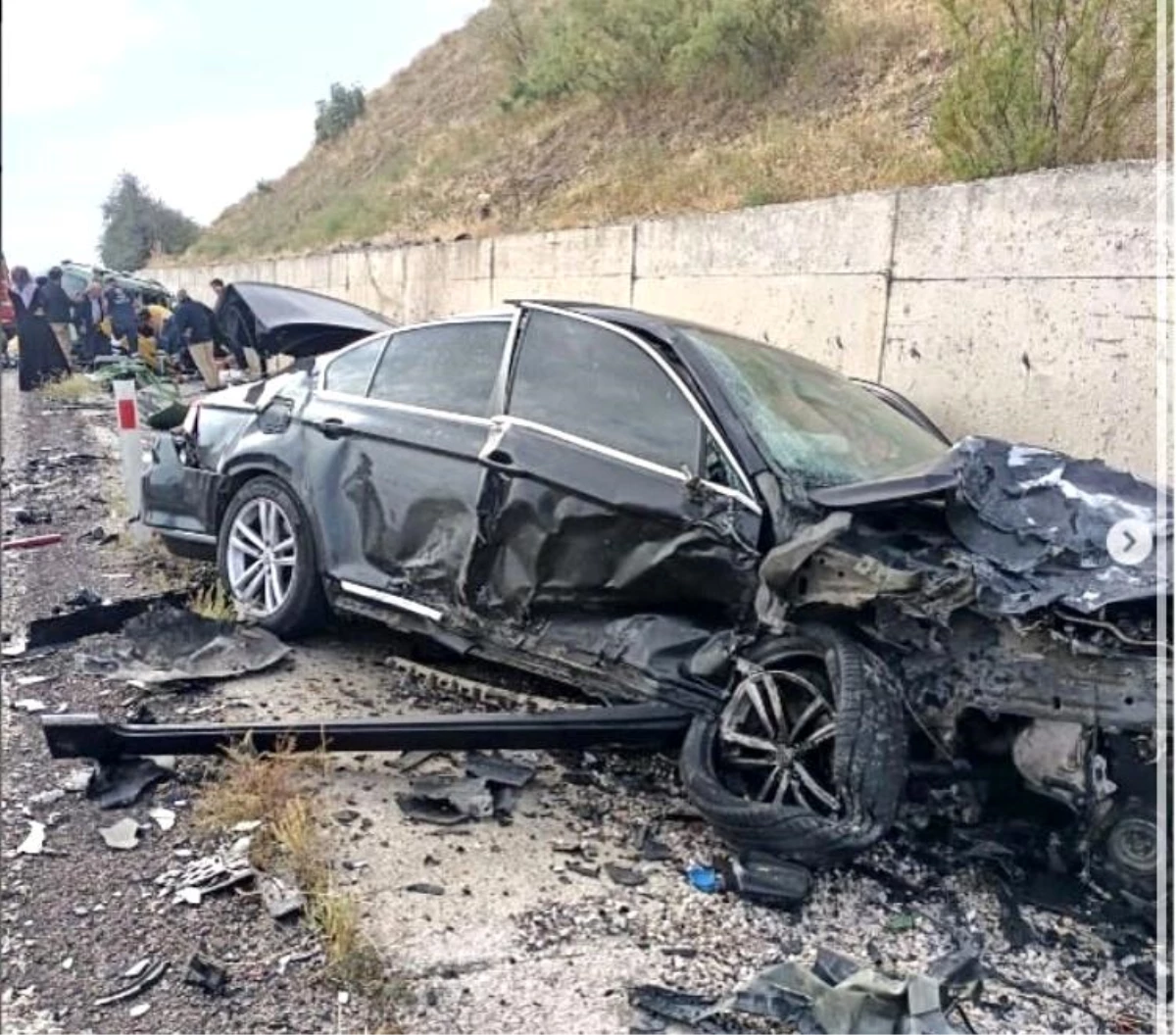 Çankırı\'da Otomobil ile Hafif Ticari Araç Çarpıştı: 3 Yaralı
