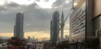Maltepe'deki AVM'de Çıkan Yangın Söndürüldü