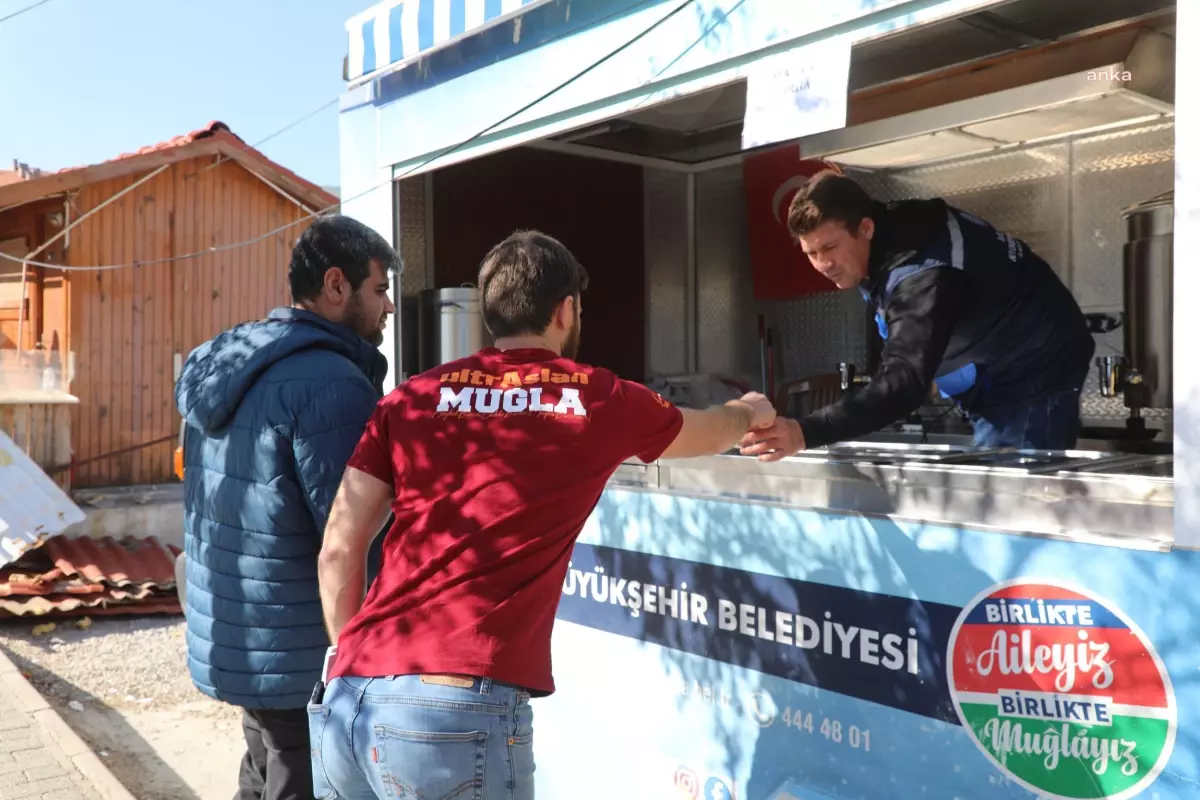 Muğla Büyükşehir Belediyesi Üniversite Öğrencilerine Nakdi Yardım ve Çorba Desteği Sunuyor