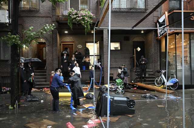 New York sele teslim! Caddeler göle döndü, metro istasyonları su bastı