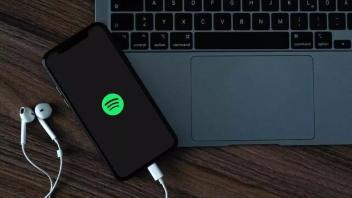 Spotify, Podcastleri Yazıya Dönüştüren Yeni Özelliği Duyurdu