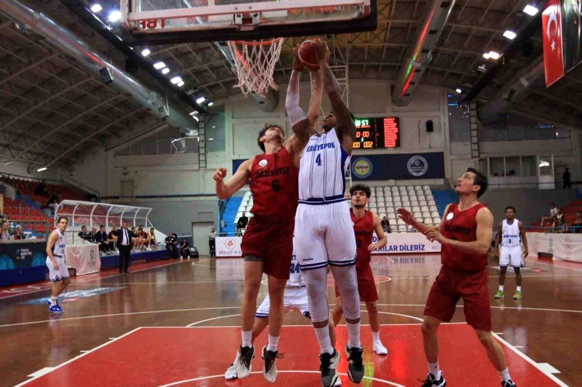 Kocaeli Büyükşehir Belediye Kağıtspor, Gaziantep Basketbol\'a mağlup oldu